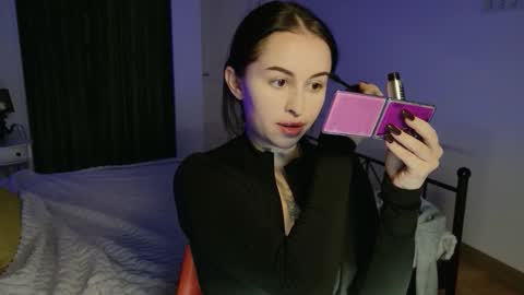 vaolietkat online show from December 2025 07:17:01 AM