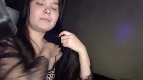 Var Kiss online show from September 2025 03:22:02 PM