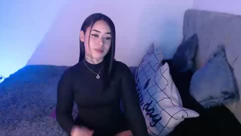 Vayolett Bass online show from December 2024 11:35:02 PM