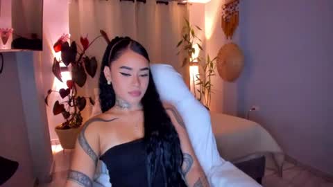 Vayolett Bass online show from June 2026 05:23:02 AM