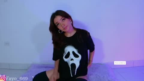 Vayolett online show from February 2025 05:21:02 PM