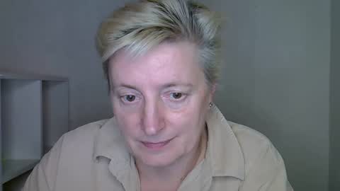 Snapshot of vea_motty chatting on November 2025 08:30:01 PM vea_motty online show from November 2025 08:30:01 PM