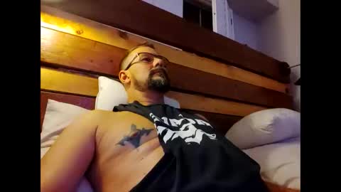 Snapshot of vegasdadbod chatting on October 2025 08:40:02 AM vegasdadbod online show from October 2025 08:40:02 AM