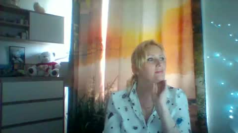 Snapshot of velka_raspberry chatting on May 2026 01:06:01 PM velka_raspberry online show from May 2026 01:06:01 PM