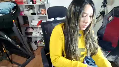 Snapshot of vellarossa chatting on June 2026 06:33:01 AM Im VelaI will be Christmas and New Year with my family December 22 to January 13 I will miss you guys. online show from June 2026 06:33:01 AM