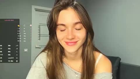 Snapshot of veluxe chatting on July 2026 04:12:02 PM Nia online show from July 2026 04:12:02 PM