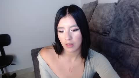 velvet_28_ online show from September 2025 08:45:01 PM