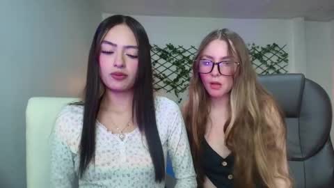 Snapshot of velvet__moon chatting on April 2026 01:05:02 AM Sophi online show from April 2026 01:05:02 AM