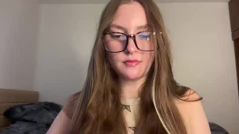 Snapshot of velvet__moon chatting on May 2026 09:55:02 PM Sophi online show from May 2026 09:55:02 PM