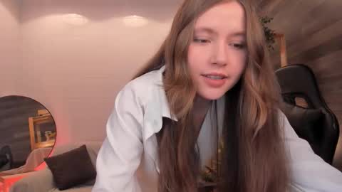 velvet_cherry online show from September 2025 03:28:01 PM