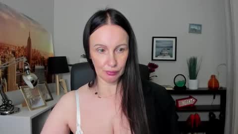 Jasmine online show from October 2025 05:54:02 PM