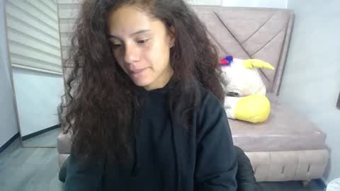 velvet_moon_v online show from September 2025 01:25:02 PM