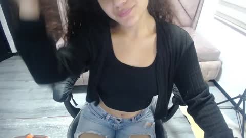 velvet_moon_v online show from October 2025 01:12:02 PM