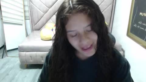 velvet_moon_v online show from December 2025 01:26:01 PM