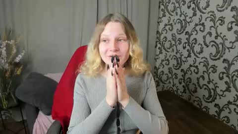 velvet_peach_ online show from November 2025 10:18:02 AM