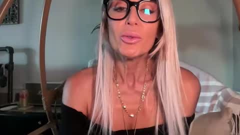 VelvetBarbie online show from January 2026 07:28:02 PM