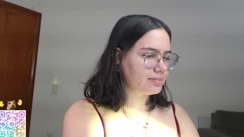 Snapshot of velvetcrystal chatting on June 2026 02:16:01 AM Crystal PVT OPEN online show from June 2026 02:16:01 AM