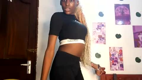 Snapshot of velvetdesiree chatting on June 2026 08:33:02 PM velvetdesiree online show from June 2026 08:33:02 PM