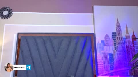 velvetfox_ online show from April 2026 08:18:01 PM