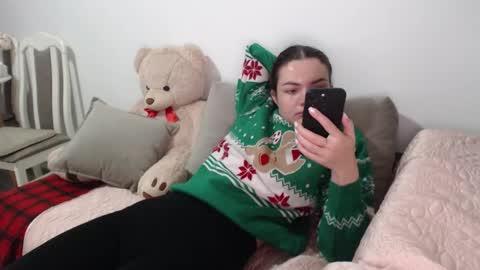 velvetmoon123 online show from December 2025 10:03:01 PM