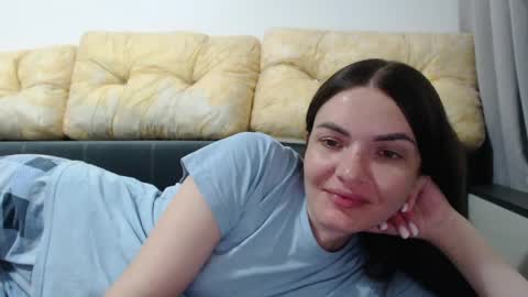 velvetmoon123 online show from April 2026 06:00:01 PM