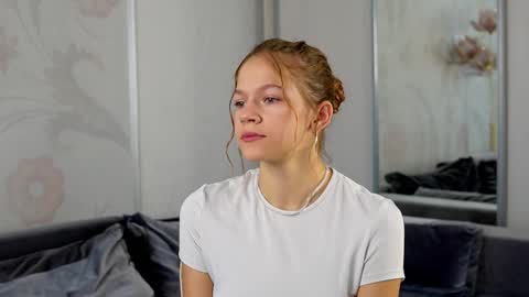 Kelly online show from September 2025 07:23:01 AM