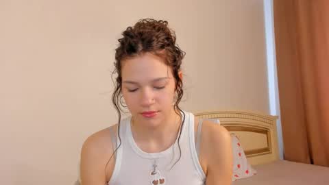 Kelly online show from April 2026 06:52:01 AM