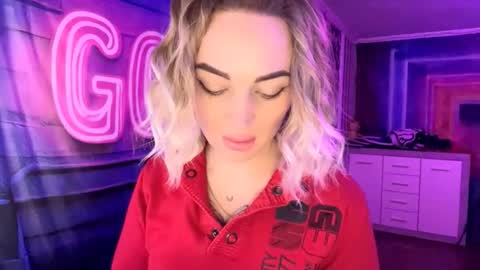 Snapshot of velvettouch4444 chatting on February 2026 06:16:01 PM MERYEM online show from February 2026 06:16:01 PM