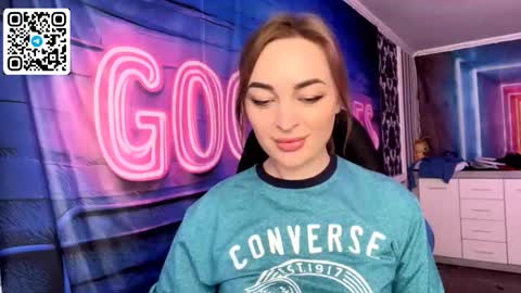 Snapshot of velvettouch4444 chatting on February 2026 10:49:02 AM MERYEM online show from February 2026 10:49:02 AM