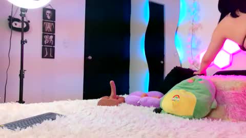 velvetvibes_ online show from April 2026 02:42:01 AM