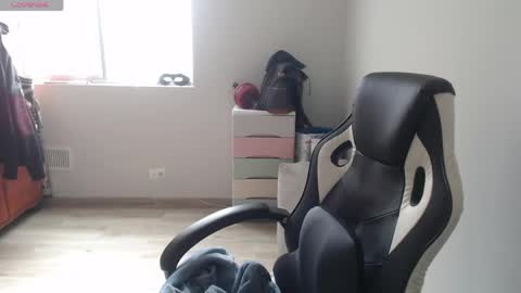 venus496613 online show from May 2026 05:32:02 PM