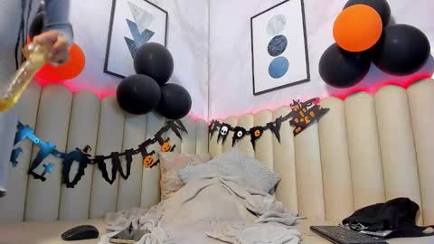 venus__miller online show from October 2025 12:13:02 PM