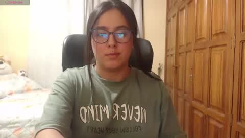 Snapshot of venus_cat_ chatting on June 2026 01:44:02 AM Venus online show from June 2026 01:44:02 AM