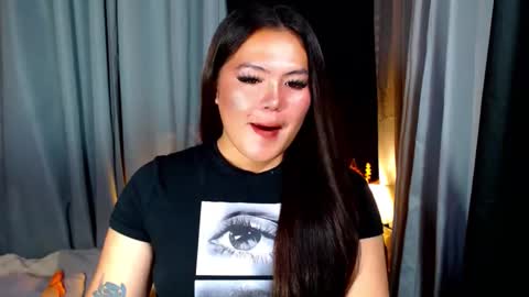 Snapshot of venus_colly chatting on April 2026 02:06:01 AM I am Colly Your mystery girl online show from April 2026 02:06:01 AM