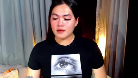 Snapshot of venus_colly chatting on April 2026 07:25:02 AM I am Colly Your mystery girl online show from April 2026 07:25:02 AM