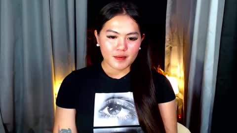 Snapshot of venus_colly chatting on April 2026 02:03:02 AM I am Colly Your mystery girl online show from April 2026 02:03:02 AM