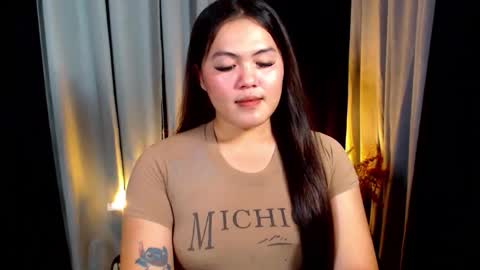 Snapshot of venus_colly chatting on April 2026 01:53:02 AM I am Colly Your mystery girl online show from April 2026 01:53:02 AM