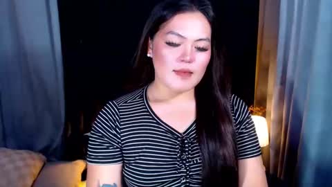 Snapshot of venus_colly chatting on May 2026 01:57:16 AM I am Colly Your mystery girl online show from May 2026 01:57:16 AM