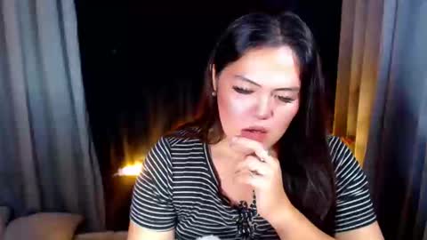 Snapshot of venus_colly chatting on June 2026 02:33:01 PM I am Colly Your mystery girl online show from June 2026 02:33:01 PM