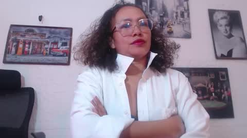 venus_lov online show from October 2025 10:23:02 AM