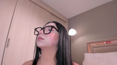 Snapshot of venus_reid chatting on June 2026 04:18:02 AM venus_reid online show from June 2026 04:18:02 AM