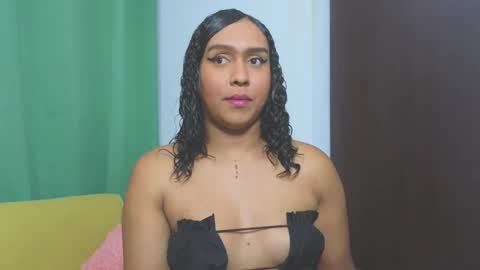 Luisa online show from December 2024 02:35:01 AM