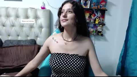 venusHelp me reach 100 like honey online show from February 2025 10:54:01 PM