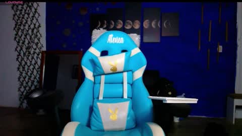 venusHelp me reach 100 like honey online show from December 2025 01:02:02 AM