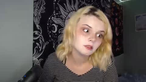 Miss Venus online show from September 2025 03:31:01 AM