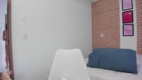 Snapshot of vera_fernandez chatting on February 2025 10:43:01 PM Vera online show from February 2025 10:43:01 PM