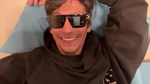 Snapshot of vergasjuan chatting on December 2025 06:25:02 PM Juan Vergas online show from December 2025 06:25:02 PM