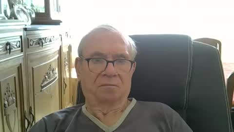 Snapshot of vergne50 chatting on May 2026 09:28:02 AM vergne50 online show from May 2026 09:28:02 AM