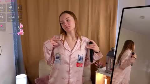 Olivia online show from September 2025 01:17:01 AM