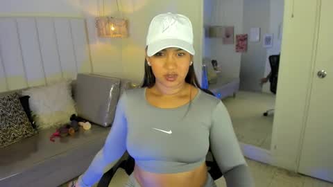 Veronica3  online show from April 2026 03:45:01 PM